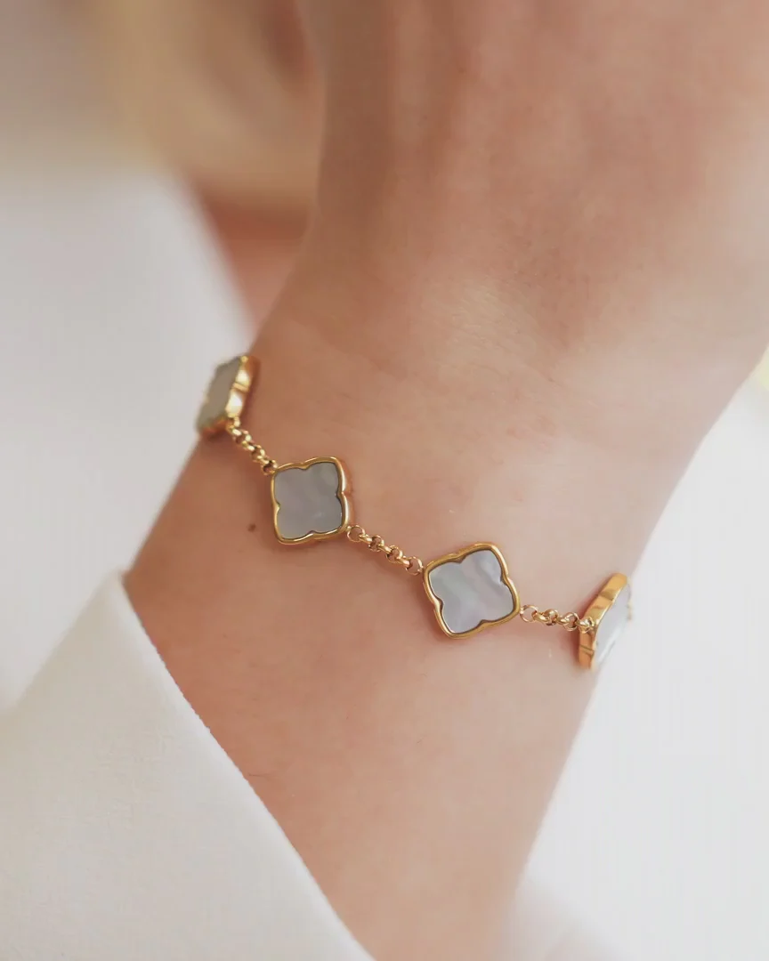 ব্রেসলেট